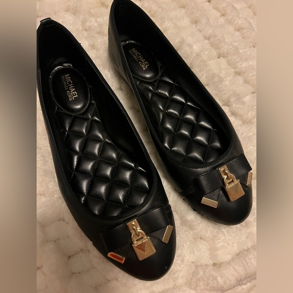 Michael Kors flats - Picture 1 of 2